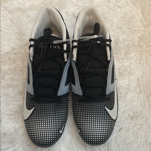 Nike Alpha Black and White Athletic Shoes new size 16 main image 4
